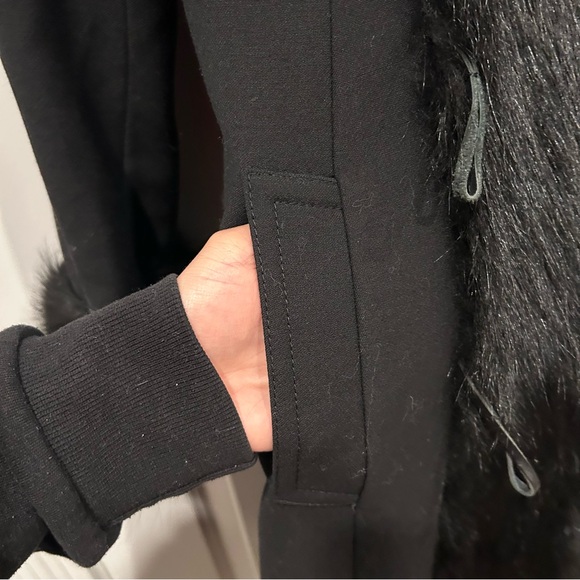 Dolce & Gabbana Vintage Black Wool Coat with Fur Trim – Made in Italy (IT 40) - Picture 10 of 16